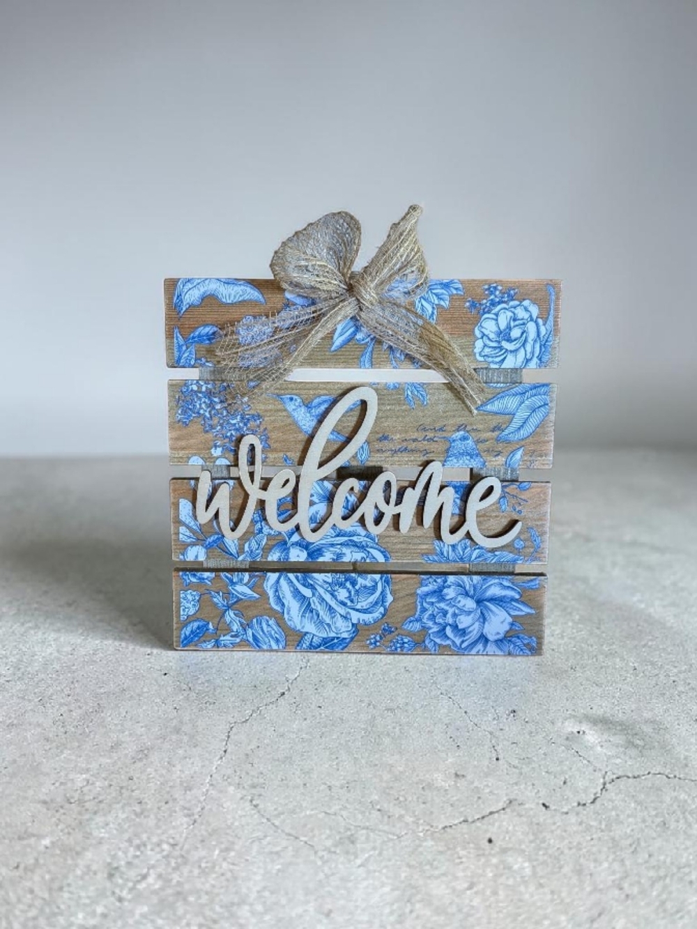 Wooden "Welcome" Sign with Blue Floral Design - Picture 4 of 4